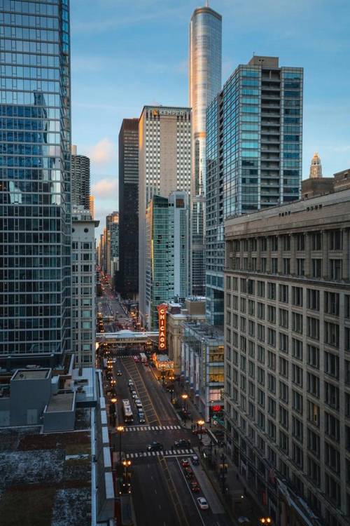 Staypineapple An Iconic Hotel The Loop Chicago