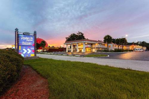 Travelodge by Wyndham Orlando Lake Buena Vista S