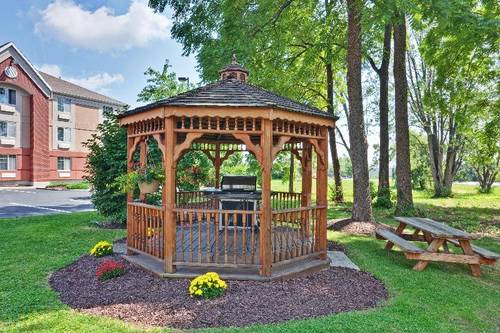 Candlewood Suites East Syracuse - carrier circle