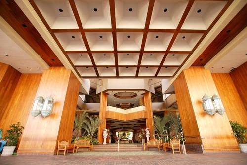 Hyatt Regency Waikiki Beach Resort And Spa
