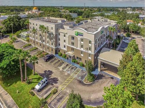 Holiday Inn Express & Suites Clearwater/US 19 N