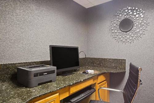 Holiday Inn Express Hotel & Suites Clearwater Nor