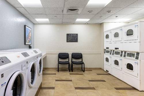 Candlewood Suites Anaheim Resort