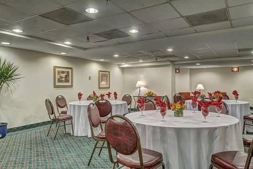 Fairfield Inn & Suites by Marriott Alexandria West