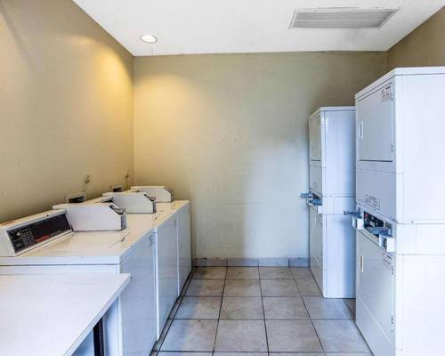 Rodeway Inn & Suites Fiesta Park