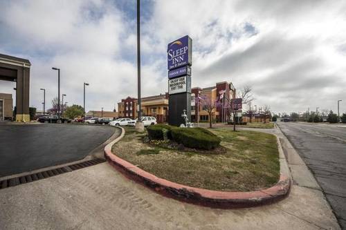 Sleep Inn & Suites Central/I-44