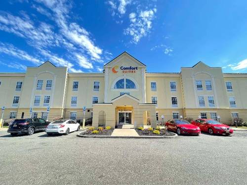 Comfort Suites East Brunswick
