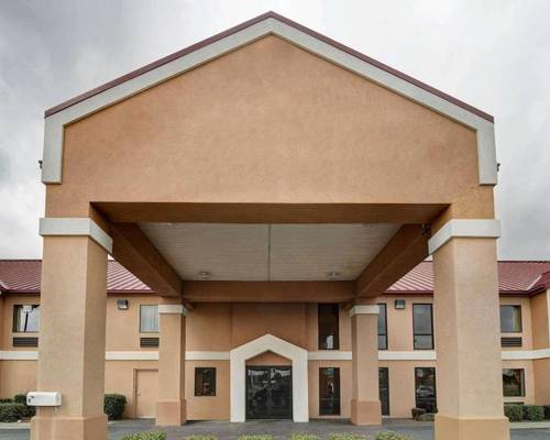 Quality Inn & Suites Pine Bluff