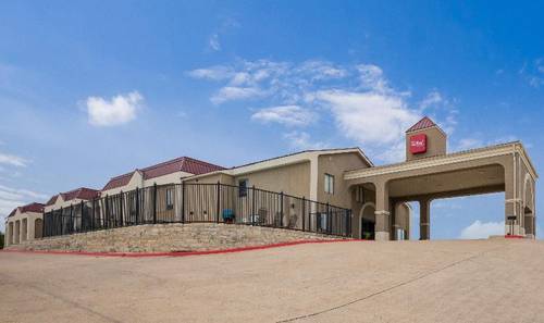 Red Roof Inn & Suites Austin East - Manor