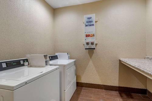 Comfort Suites Terre Haute University Area