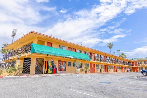 Hotel Avenida - Oceanside Camp Pendleton