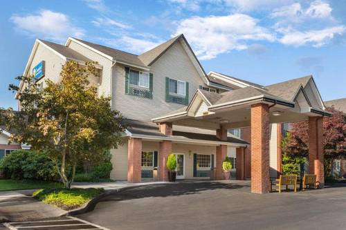 Comfort Inn & Suites Tualatin - Lake Oswego South