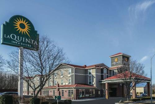 La Quinta Inn & Suites Kansas City Airport