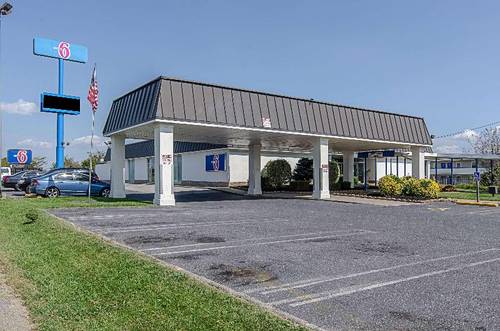 Motel 6 Staunton