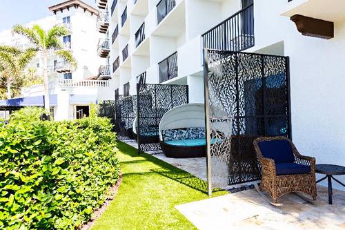 Inn at Pelican Bay