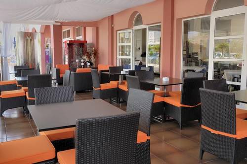 Marola Park Apartmentos