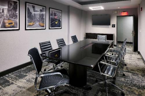 Hampton Inn Newark Airport