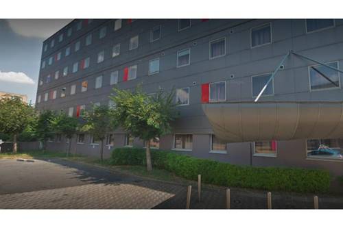 Standing Hotel Suites