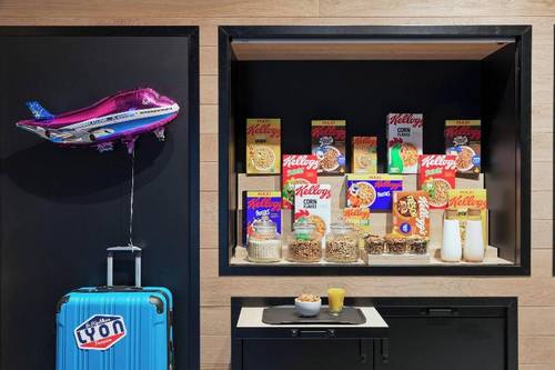 Moxy Lyon Airport