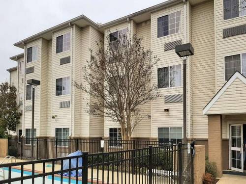 Starkville Inn and Suites