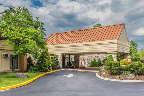 Fairbridge Inn & Suites Poconos