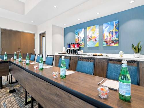 Hampton Inn Suites Chicago Medical District Uic