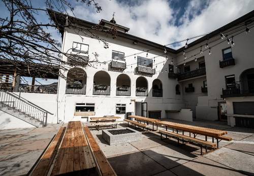 LOGE Leavenworth - Downtown