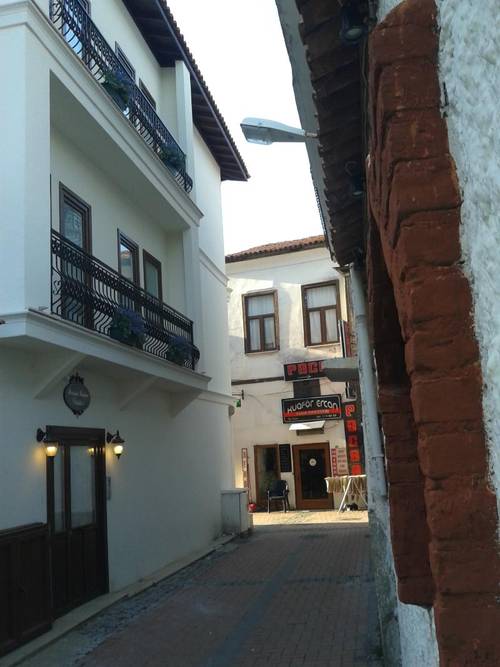Rodina Suites Hotel