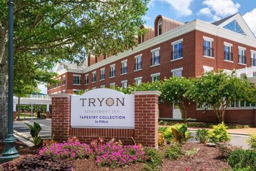 Tryon Riverfront Inn New Bern, Tapestry