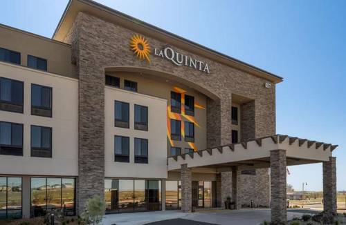 La Quinta Inn and Suites by Wyndham Lincoln