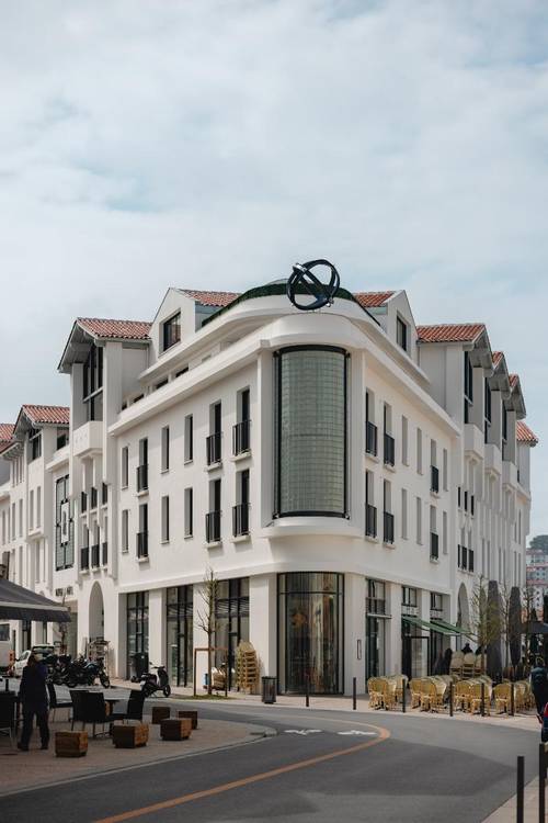 Bizipoz Hotel