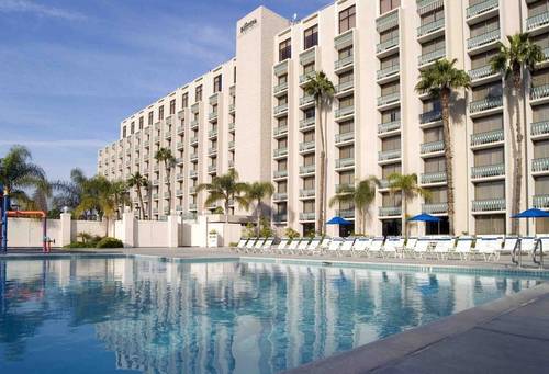 Knott's Hotel
