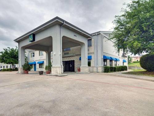 Quality Inn & Suites (Grand Praire)
