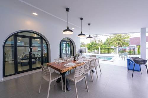 The 38 Pool Villas Pattaya By Zuzu