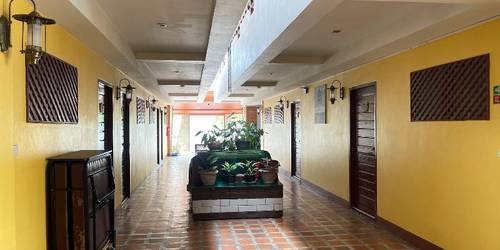 Yellow Tique Hotel By Zuzu