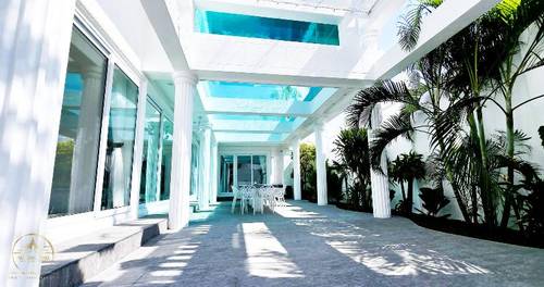 STARLAND Luxury Pool Villa Pattaya Walking Street