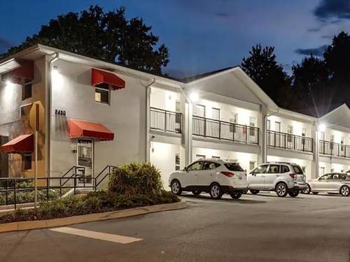 Baymont By Wyndham Ocala Suites