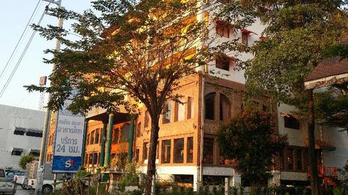13 Coins Bang Yai Hotel by ZUZU