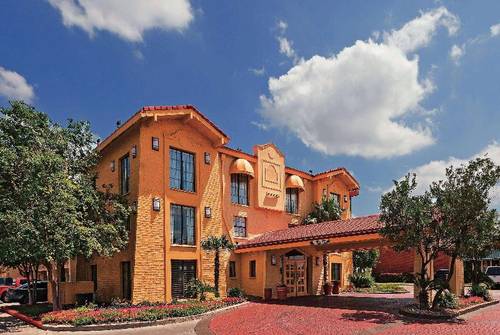 Super 8 San Antonio Near SeaWorld Ingram Park