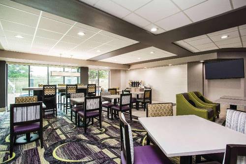 La Quinta Inn & Suites Clearwater South
