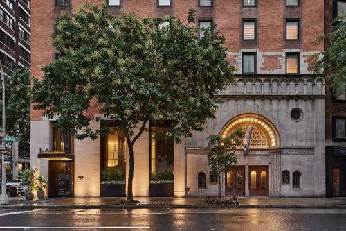 Hotel AKA Nomad