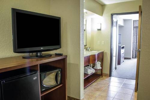 Comfort Suites Near Seaworld