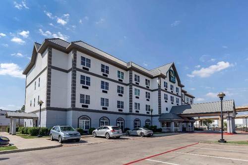 Quality Inn & Suites I-35 E/Walnut Hill