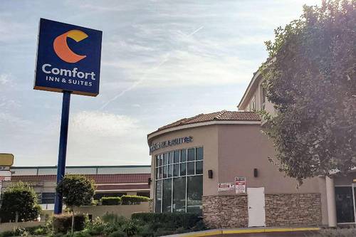 Comfort Inn & Suites Near Universal - Burbank