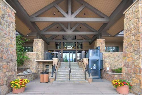 Crystal Peak Lodge