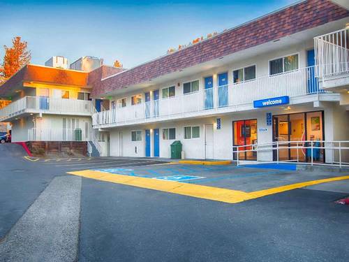 Motel 6 Mammoth Lakes