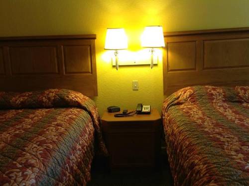 Scottish Inn & Suites