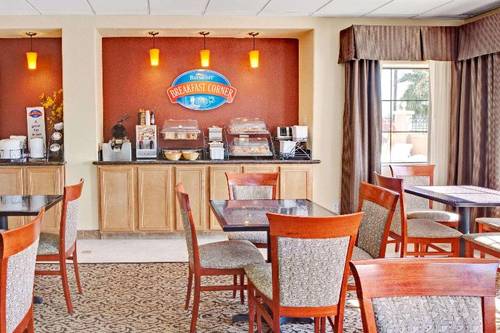 Baymont by Wyndham Baytown