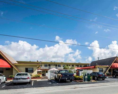 Fort Lauderdale Gardens Inn & Suites