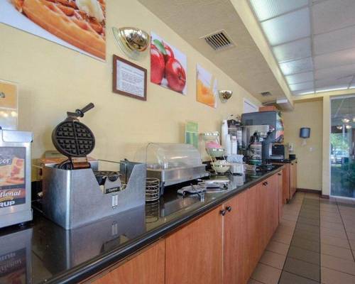 Quality Inn Sarasota North Near Lido Key Beach